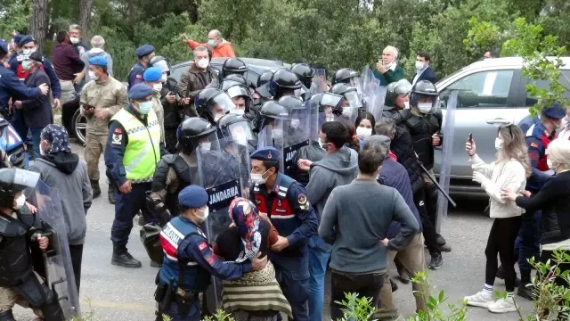 Dünyaca ünlü Akbük koyundaki kaçak yapıların yıkımı başladı