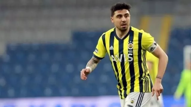 Ozan Tufan'dan soyunma odasında duygusal konuşma: Bu maçı Emre hocamız için kazanıyoruz, emeklerimiz burada kalmasın