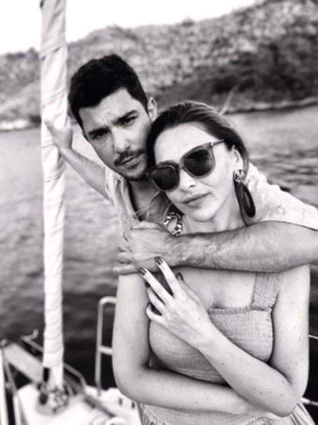 Hadise sevgilisi Kaan Yıldırım'ı ilk kez takibe aldı Hadise sevgilisi Kaan Yıldırım'ı ilk kez takibe aldı