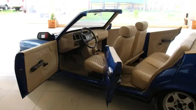 Görenler gözlerine inanamıyor! Hurda otomobil, üstü açık lüks otomobile döndü