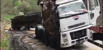 Zift dolu tanker devrildi, yol ulaşıma kapandı