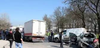 Çerkezköy'de freni boşalan kamyonet 5 araca çarptı: 2 yaralı - Yeniden