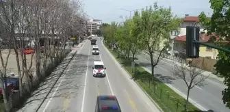 Son dakika haberi: 23 Nisan'ı evlerinde kutlayan çocuklar bayram coşkusunu konvoylarla yaşadı