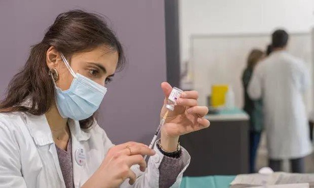 Covid aşısı: AB'nin onaylamadığı aşıları yaptıranlar Avrupa'ya seyahat edebilecek mi?
