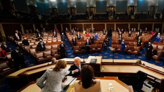 Biden ilk kez Kongre'nin ortak oturumuna hitap etti: 'Amerika yeniden ilerliyor'