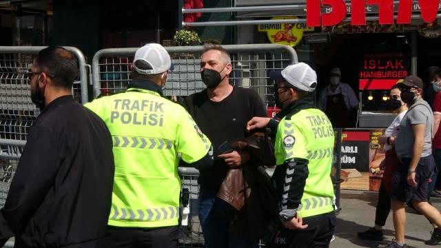 Taksim'de taksi çekiciden düştü, sürücü çılgına döndü