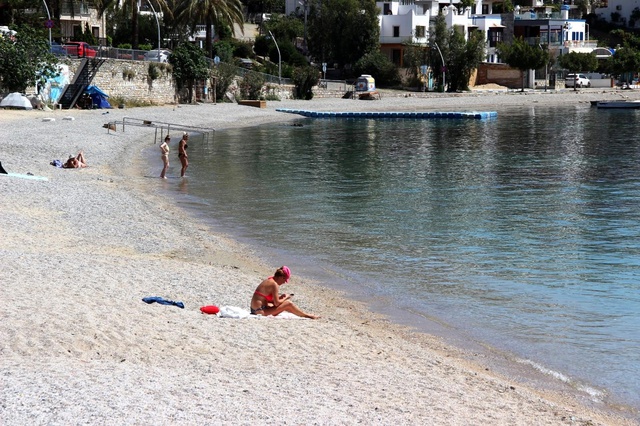 Yabancı Turistler Tam Kapanmanın Ardından Bodrum'da Denize Açıldı Yabancı Turistler Tam Kapanmanın Ardından Bodrum'da Denize Açıldı