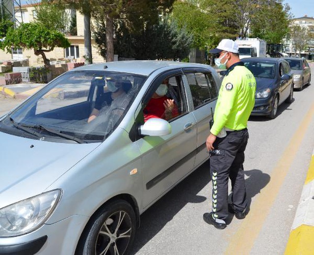 Kısıtlama saatlerinde ekmek almaya giden baba ve oğluna ağır ceza Kısıtlama saatlerinde ekmek almaya giden baba ve oğluna ağır ceza