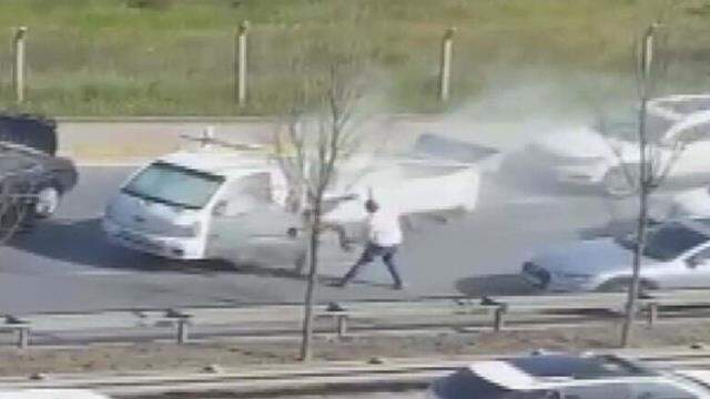 Son dakika! Beykoz'da trafikte yol verme kavgası; önce tekme sonra yangın söndürme tüpüyle saldırdı