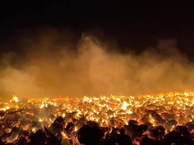 Afyonkarahisar'da panik devam ediyor! Enerji santralindeki yangın 80 bin metrekarelik alana yayıldı