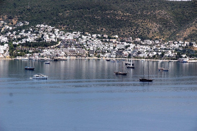 'Mavi suların' milyon dolarlık lüks yatları Bodrum'a demir attı 'Mavi suların' milyon dolarlık lüks yatları Bodrum'a demir attı