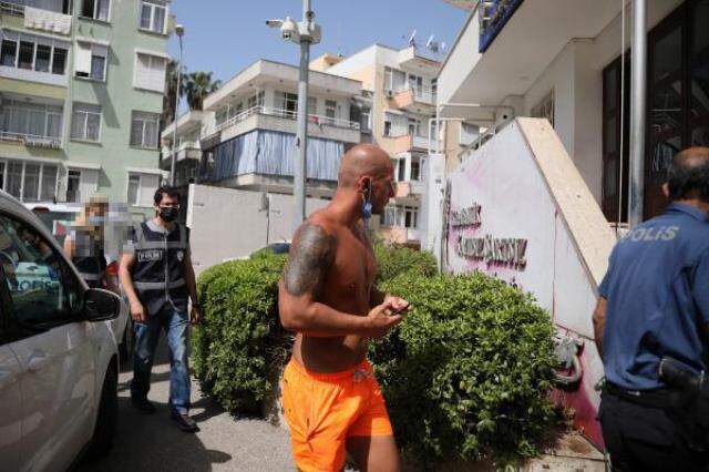 Maske uyarısı yapan kadın polise ahlaksız teklifte bulunan turist gözaltına alındı
