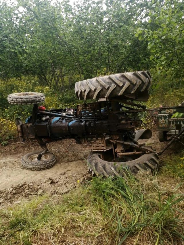 Korkutan traktör kazası: Sakaryalı çiftçi, ekmek teknesinin altında can verdi!