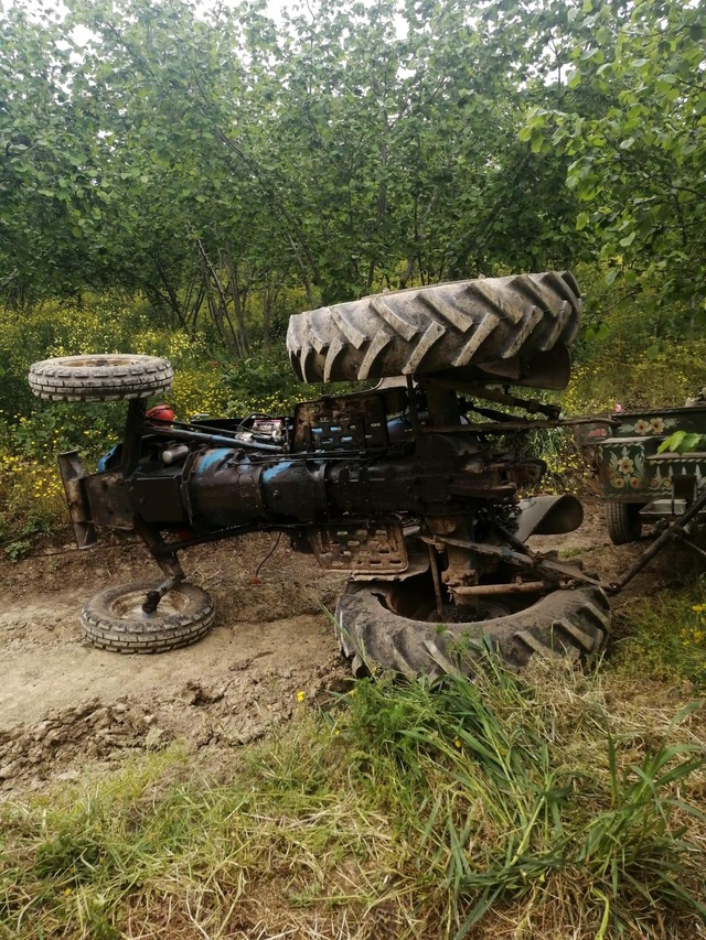 Korkutan traktör kazası: Sakaryalı çiftçi, ekmek teknesinin altında can verdi! Korkutan traktör kazası: Sakaryalı çiftçi, ekmek teknesinin altında can verdi!