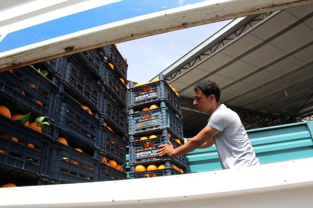 Tam kapanmada haller ile marketler arasındaki fiyat farkı yüzde 1250'ye kadar çıkıyor Tam kapanmada haller ile marketler arasındaki fiyat farkı yüzde 1250'ye kadar çıkıyor