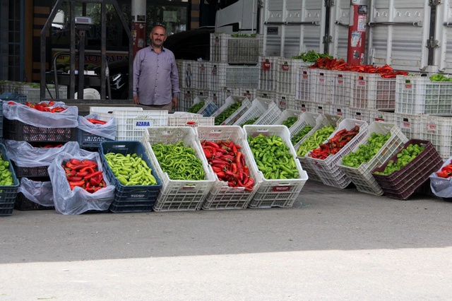 Tam kapanmada haller ile marketler arasındaki fiyat farkı yüzde 1250'ye kadar çıkıyor Tam kapanmada haller ile marketler arasındaki fiyat farkı yüzde 1250'ye kadar çıkıyor