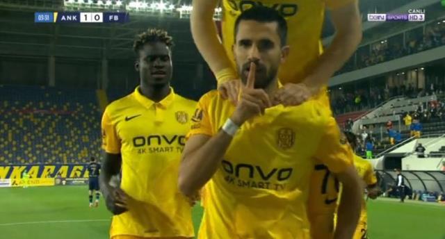 Alper Potuk'un Fenerbahçe'ye attığı gol sonrası sevincine tepki yağıyor
