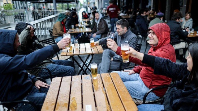 Covid: Belçika'da 7 aydır uygulanan sokağa çıkma kısıtlamaları sona erdi