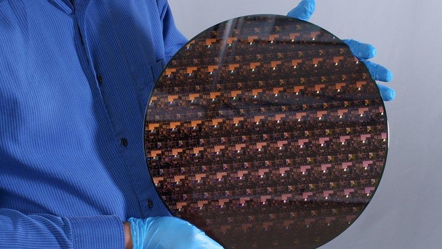 IBM dünyanın ilk 2 nanometrelik işlemcisini ürettiğini açıkladı