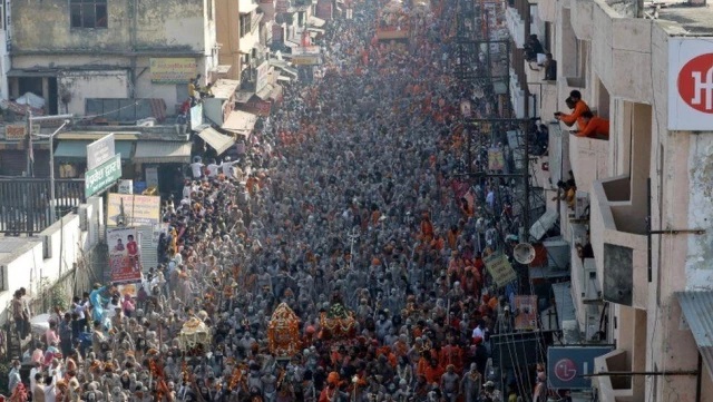 Hindistan Covid: Hindu hacılar, Kumb Mela Festivali'yle nasıl 'süper bulaştırıcı'ya dönüştü?