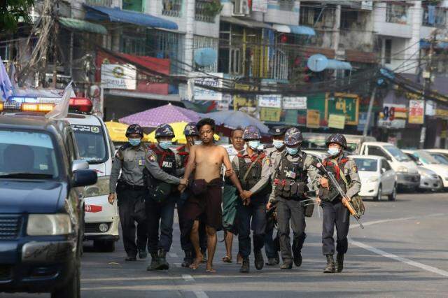 Myanmar'da şair Khet Thi'nin cansız bedeni iç organları çıkartılmış şekilde ailesine teslim edildi