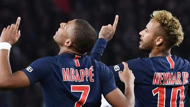 Fransa'da yılın futbolcusu ödülü için Burak, Neymar ve Mbappe aday gösterildi