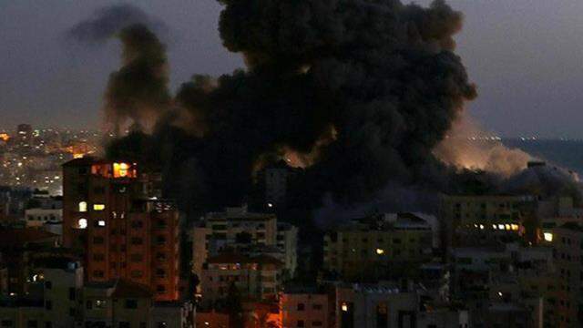 İsrail'in Gazze'ye dünden bu yana düzenlediği saldırılarda hayatını kaybedenlerin sayısı 30'a yükseldi İsrail'in Gazze'ye dünden bu yana düzenlediği saldırılarda hayatını kaybedenlerin sayısı 30'a yükseldi