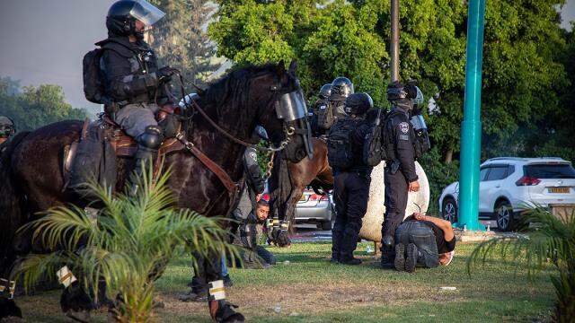 İsrail, Lid'de kontrolü tamamen kaybetti! İç savaşın patlak verdiği kentte OHAL ilan edildi