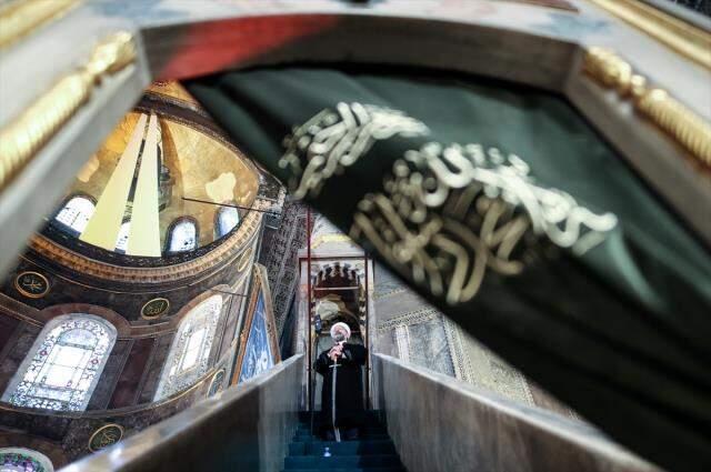 Ayasofya'da 87 yıl sonra ilk Ramazan Bayramı namazı kılındı