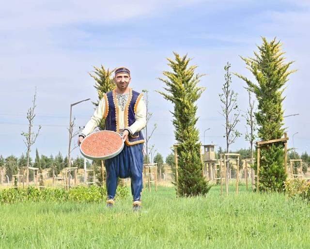 Diyarbakır'da tartışmalara konu olan heykeller kaldırıldı