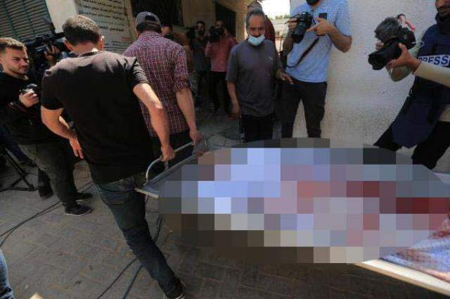 İsrail'in Gazze'ye düzenlediği saldırıda aynı aileden 10 kişi hayatını kaybetti İsrail'in Gazze'ye düzenlediği saldırıda aynı aileden 10 kişi hayatını kaybetti