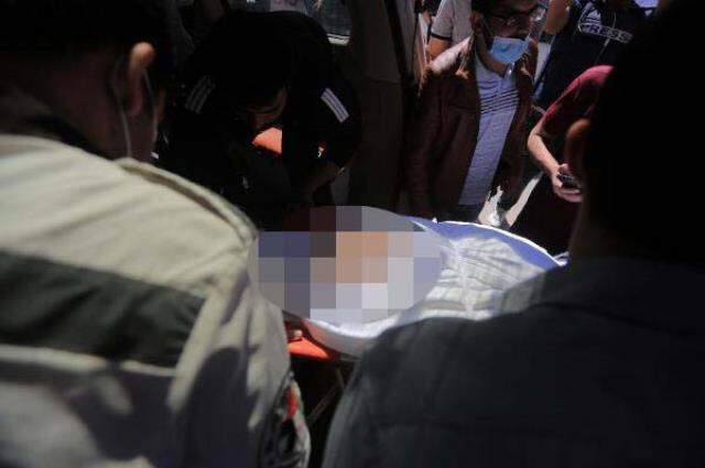 İsrail'in Gazze'ye düzenlediği saldırıda aynı aileden 10 kişi hayatını kaybetti İsrail'in Gazze'ye düzenlediği saldırıda aynı aileden 10 kişi hayatını kaybetti