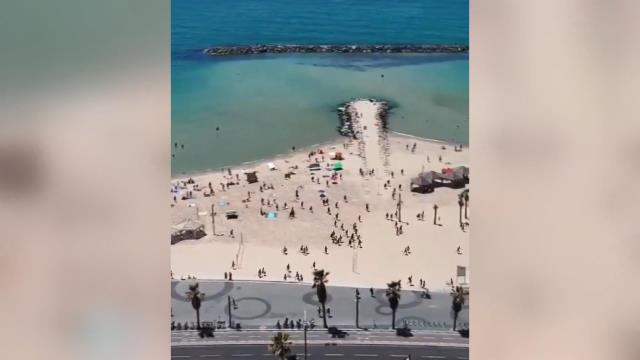 Hamas saldırılara karşılık verdi, o anda plajda olan İsrailliler korku içinde sığınaklara kaçtı