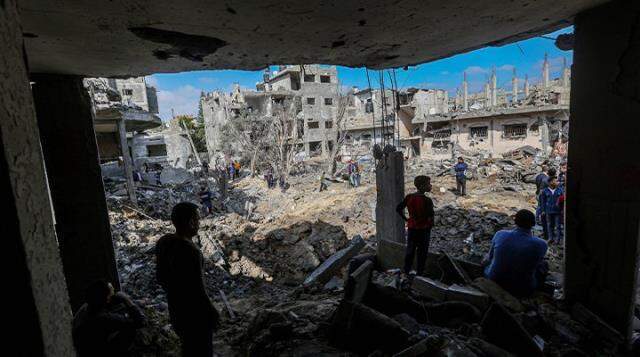 İsrail'in Gazze'ye düzenlediği saldırılarda 61'i çocuk 212 kişi hayatını kaybetti İsrail'in Gazze'ye düzenlediği saldırılarda 61'i çocuk 212 kişi hayatını kaybetti