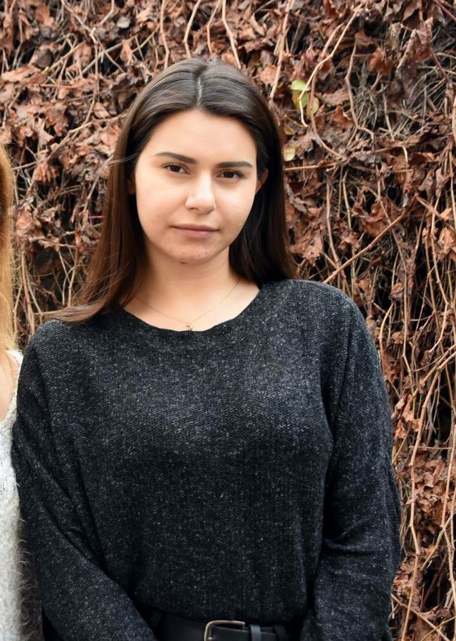 Silahını gösteren ve 'Buna mermi doldurup, üzerinize boşaltacağım' diyen erkek arkadaşının terasından düştü Silahını gösteren ve 'Buna mermi doldurup, üzerinize boşaltacağım' diyen erkek arkadaşının terasından düştü