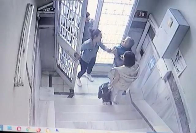 Tecavüz iftirasıyla 15 kişinin linç etmeye kalktığı diş hekimi konuştu: Görüntüler olmasaydı kendimi anlatamazdım Tecavüz iftirasıyla 15 kişinin linç etmeye kalktığı diş hekimi konuştu: Görüntüler olmasaydı kendimi anlatamazdım