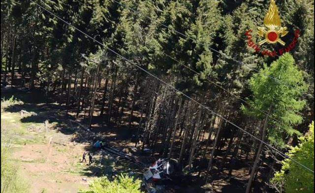 İtalya'da facia! Düşen teleferik nedeniyle 9 kişi yaşamını yitirdi