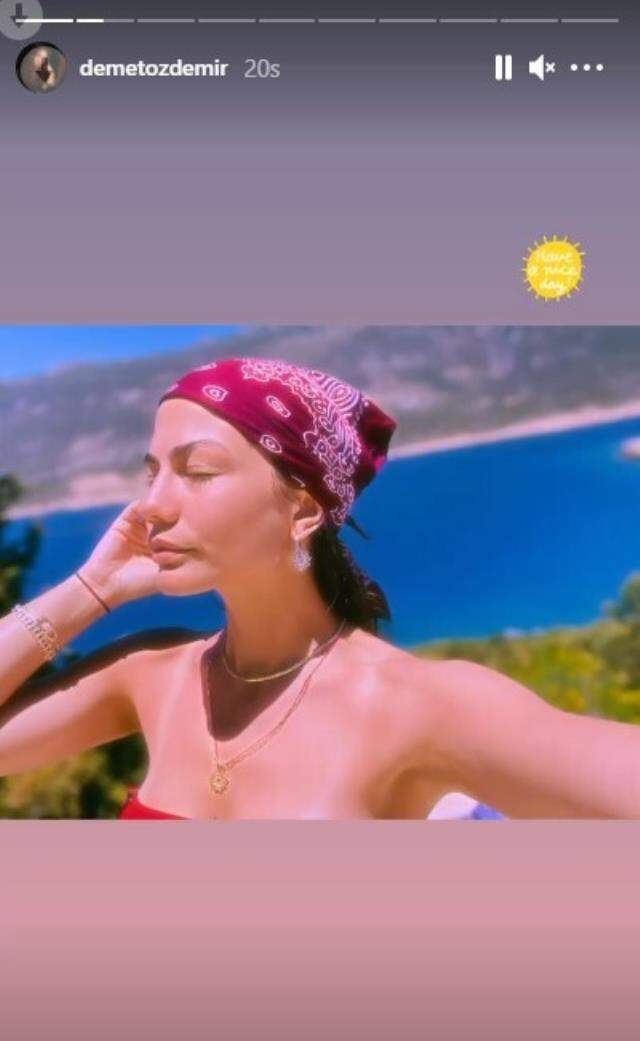 Art arda tatil pozlarını paylaşan Demet Özdemir, siyah mayolu fotoğrafıyla hayran bırakıyor Art arda tatil pozlarını paylaşan Demet Özdemir, siyah mayolu fotoğrafıyla hayran bırakıyor