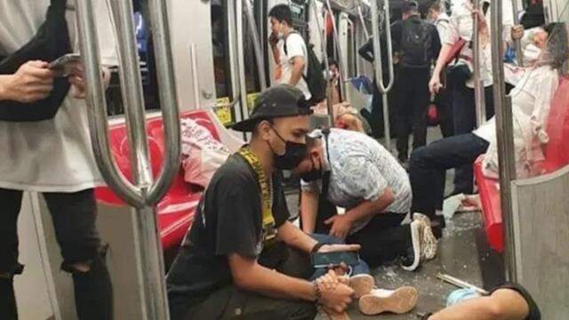 Malezya'da metro hattındaki iki trenin çarpışması sonucu 213 kişi yaralandı Malezya'da metro hattındaki iki trenin çarpışması sonucu 213 kişi yaralandı