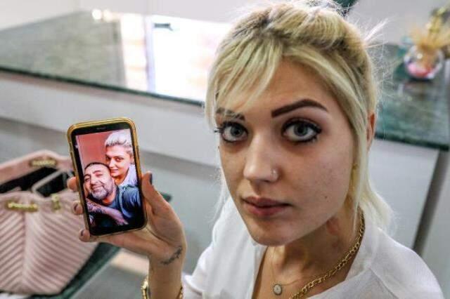 Sevgilisinin evli olduğunu öğrendi, ayrılmak isteyince ensesinden vuruldu! Genç kadın, sesini duyurmaya çalışıyor