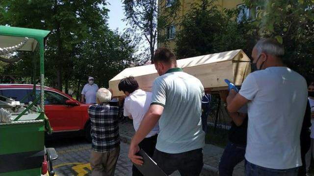 Annesinin kafasını kesip tencereye koydu! Kan donduran vahşetin altından ev tapusu çıktı Annesinin kafasını kesip tencereye koydu! Kan donduran vahşetin altından ev tapusu çıktı