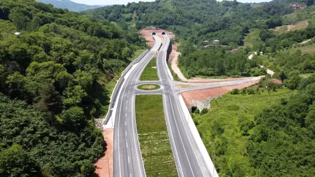 Bartın - Kastamonu güzergahındaki 1,5 saatlik yol 25 dakikaya inecek! Dev tüneller açılış için gün sayıyor