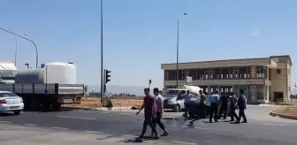 Son dakika haberi... Hasarlı trafik kazası sonrası sürücüler arasında gerginlik yaşandı