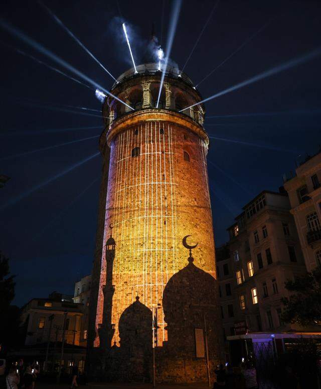 İstanbul'un fethinin 568. yıl dönümü görsel şölenle kutlandı İstanbul'un fethinin 568. yıl dönümü görsel şölenle kutlandı