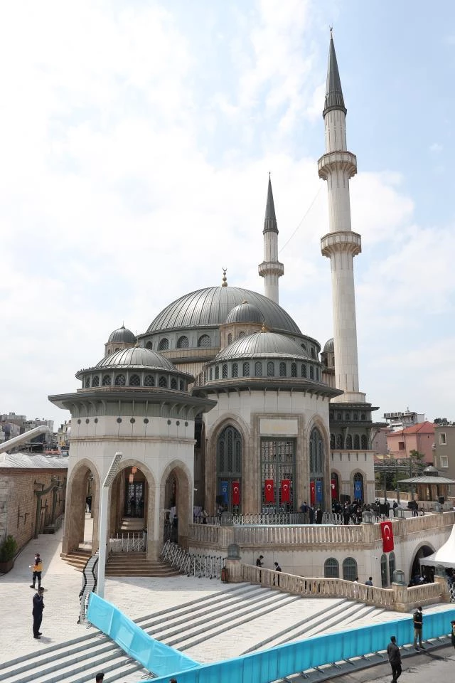 Son dakika! Cumhurbaşkanı Erdoğan, Taksim Camii'nin açılışında konuşuyor