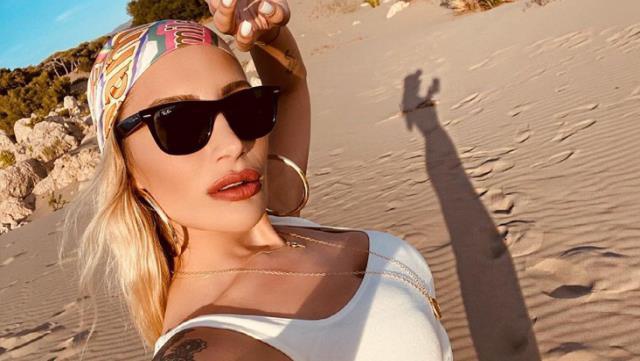 İrem Derici, otoparkta şov yapmaya çalışınca yere kapaklandı İrem Derici, otoparkta şov yapmaya çalışınca yere kapaklandı