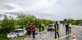 Son dakika haber... Kastamonu'da iki otomobil kafa kafaya çarpıştı: 2 ölü, 1 Yaralı