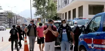 Son dakika haberleri... Alanya'da polisten uyuşturucu baskını: 3 gözaltı