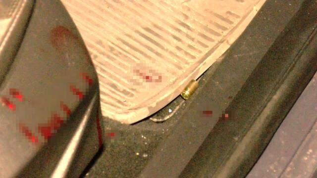 Tıp merkezinin önünde bırakılan aracın içinde başından vurulmuş halde bir şahıs bulundu