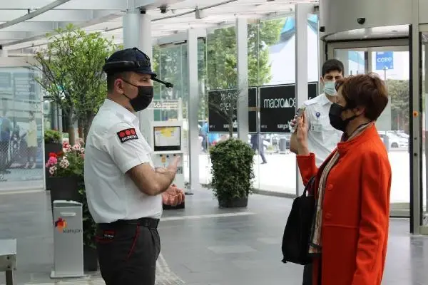 AVM'lerde artırılmış gerçeklik gözlüğüyle HES kodu sorgulama dönemi başladı